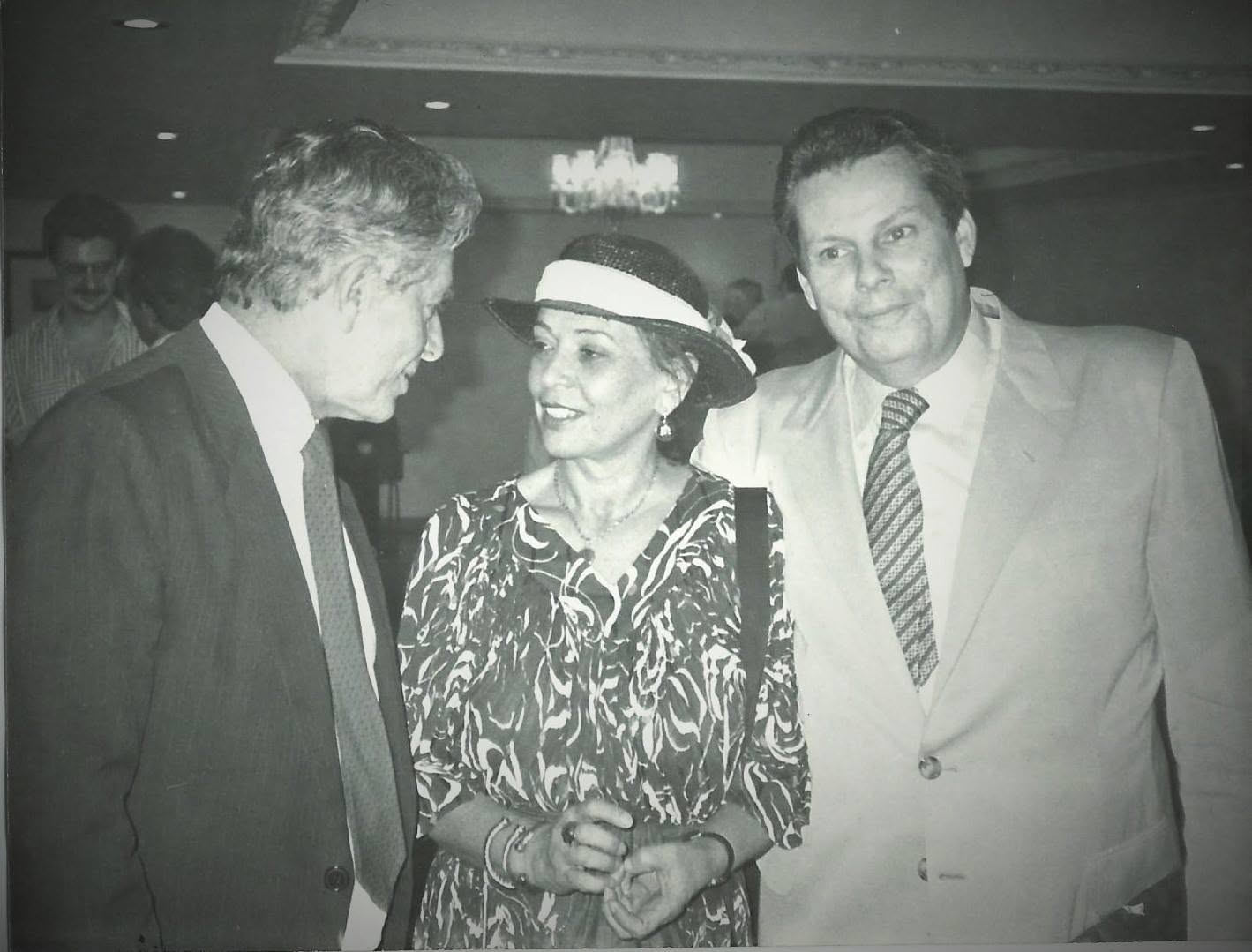 Aristóteles Drummond com Hélio Saboiá e Nina Chavs